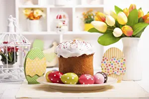 Homemade Cakes Imprime: Easter cake with eggs on the table