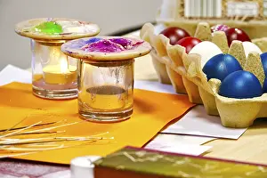 Traditional German Handicrafts Imprime: Easter, Easter eggs, blown-out colored eggs