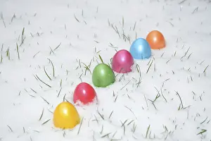 Colorful Easter Eggs Imprime: Easter egg, eggs, Easter, blue