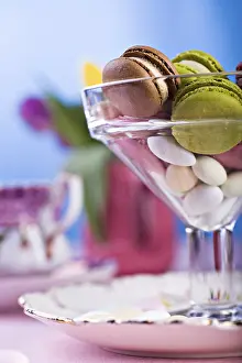 Meringue Based Desserts Imprime: The easter installation with macarons