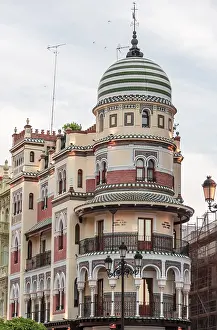 Spanish Architectural Style Imprime: Edificio de La Adriatica, Avenida de la Constitucion