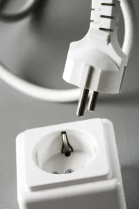 Electric Power Wire Imprime: Electrical plug and outlet (socket)