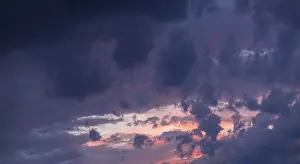 Bavaria Thunderstorm Imprime: Evening clouds in front of a thunderstorm