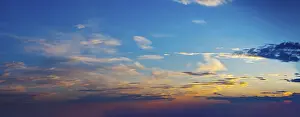 Dramatic Clouds Imprime: Evening sky with dramatic clouds