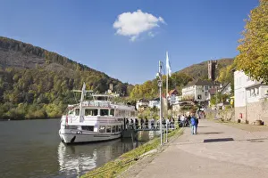 Impresión enmarcada : Barco de excursión en el río Neckar. Impresión enmarcada : Barco de excursión en el río Neckar.