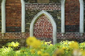 Exterior View Brick Building Imprime: Facade, brick facade, bricks