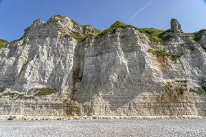 Steep Cliff Line Europe Imprime: Fecamp chalk cliffs, Normandy