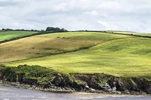 River Emme Waterfront Scene Imprime: Fields and Farms Cliffs over cliffs