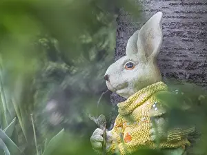 Ornate Garden Decoration Imprime: A figure of the Easter bunny