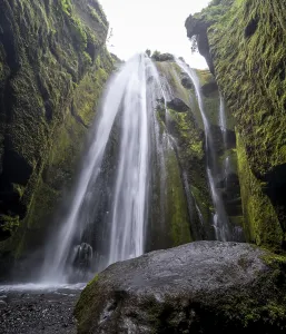 Deserted River In Europe Imprime: Gljufrabui Waterfall