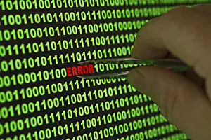 Binary Code Error Imprime: Hand reaching for the word 'Error' with tweezers in a binary code Hand reaching for the word