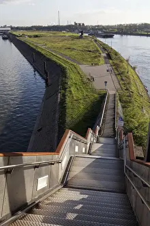 Friedrich Ebert Bridge Imprime: Haniel steps on the Friedrich Ebert Bridge