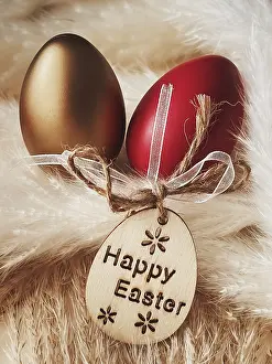 Easter Eggs Concept Imprime: Happy Easter. Colourful painted easter eggs on rustic background