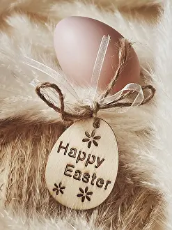 Easter Eggs Concept Imprime: Happy Easter. Colourful painted easter eggs on rustic background