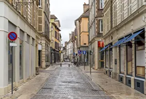 Deserted City Street Scene Imprime: Impression of Troyes
