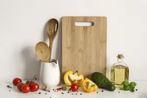 Food Photography Background Imprime: Kitchenware, vegetables and spices on table wall background