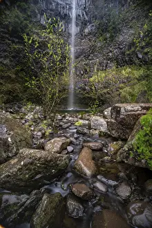 Tropical Rainforest Photography Imprime: Lagoa do Vento with Upper Risco Waterfall