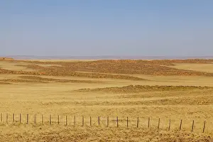 Barren African Landscape Imprime: Landscape on the main road C14, Namibia