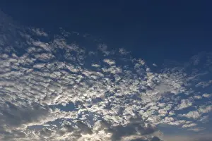 Southern Germany Weather Imprime: Large fleecy clouds (Altocumulus)