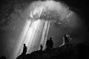 Java Island Landscape Imprime: Light from the top of Jomblang Cave in Java island