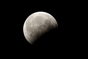 Deserted Lunar Landscape Imprime: Lunar eclipse, partial, 16.08.2008