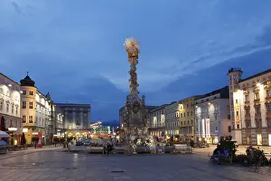 Escultura Imprime: Plaza Principal con Columna de la Trinidad.