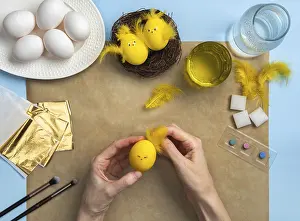 Chick From Eggs Tutorial Imprime: How to make a chick from eggs for Easter decor