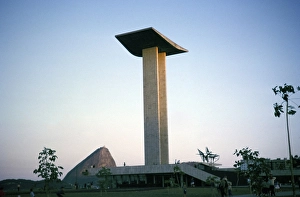 Rio De Janeiro Landmark Imprime: Memorial to the Second World War