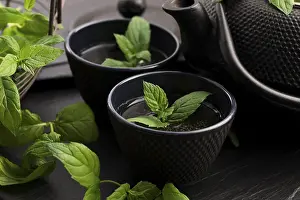 Deserted Grocery Store Scene Imprime: Mint tea