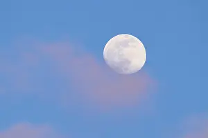 Southern Germany Atmosphere Imprime: Moon at sunset, evening, clouds