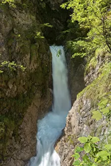Wolfsklamm Waterfall Imprime: Mountain stream with waterfall