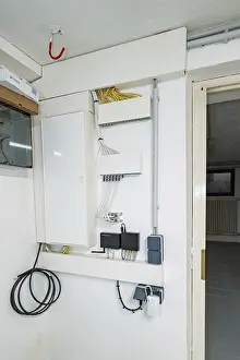 Power Supply Installation Imprime: Network and communication distributor with patch panel