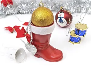 Deserted New Year Scene Imprime: New year composition with red boot
