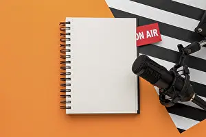 Empty Notebook Imprime: Empty notebook microphone