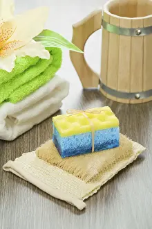 Blue And White Ceramics Imprime: Objects for bathing on wooden background