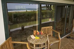 Deserted Beach Scenery Imprime: Oceanfront lanai with reflection of view