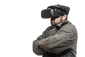Virtual Reality Headset Imprime: Old fashioned man develops virtual reality headset