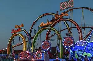 Oktoberfest Amusement Ride Imprime: Olympic five-loop, rollercoaster