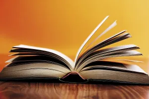 Cracked Open Book Page Imprime: Opened book