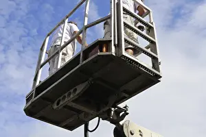 Handicraft Artist Imprime: Painter on a working platform