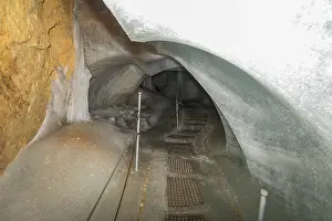 Bavarian Winter Scenery Imprime: Path in the Schellenberg Ice Cave