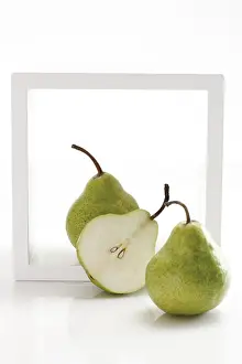 Freshly Sliced Pears Imprime: Pears (Pyrus)