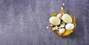 Traditional Easter Meal Imprime: The perfect table with colourful table decorations for Easter