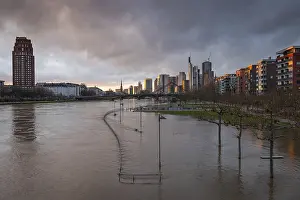 Evening River View Imprime: After persistent rainfall
