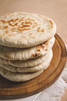 Pita Bread Imprime: Pita bread, stack, on the table, no people