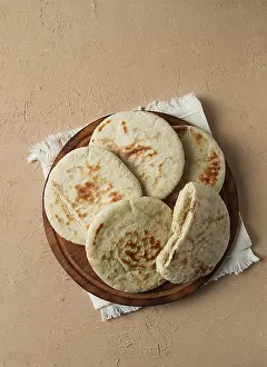 No People In Frame Imprime: Pita bread, stack, on the table, no people