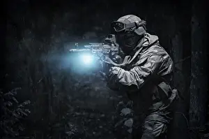 Military Operations Concept Imprime: Portrait of a commando in the forest