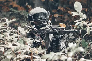 Commando Portrait Imprime: Portrait of a commando in the forest