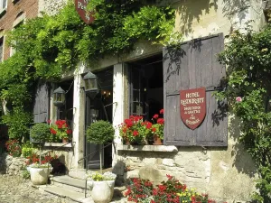 French Countryside Architecture Imprime: Hotel on Perouges village square