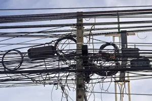 Saving Energy Costs Imprime: Power lines Cable clutter